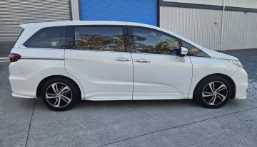 2015 Honda Odessey Vti- L Luxury 5.jpg
